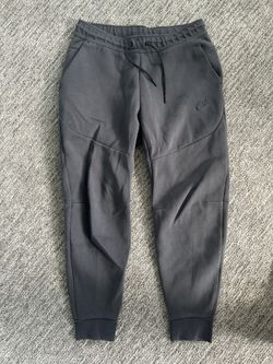 Nike Tech Fleece Joggers – Gray, Size Medium