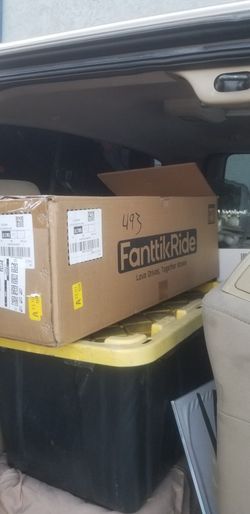 FANTTIKRIDE WIGGLE CAR BLUETOOTH MUSIC LIGHT UP WHEELS ( 