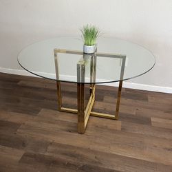 Round Glass Dining Table 47”