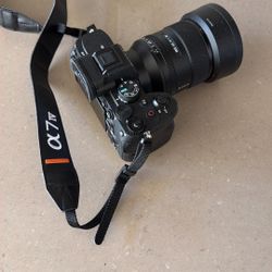 Sony Alpha 7 IV full Frame Mirrorless Camera + 1 lens