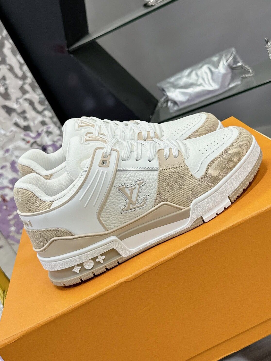 Louis Vuitton Men’s Sneaker With Box New