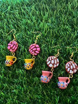 Aretes Hechos a mano concha y jarrito, super cute $13 el par en el area de Ontario