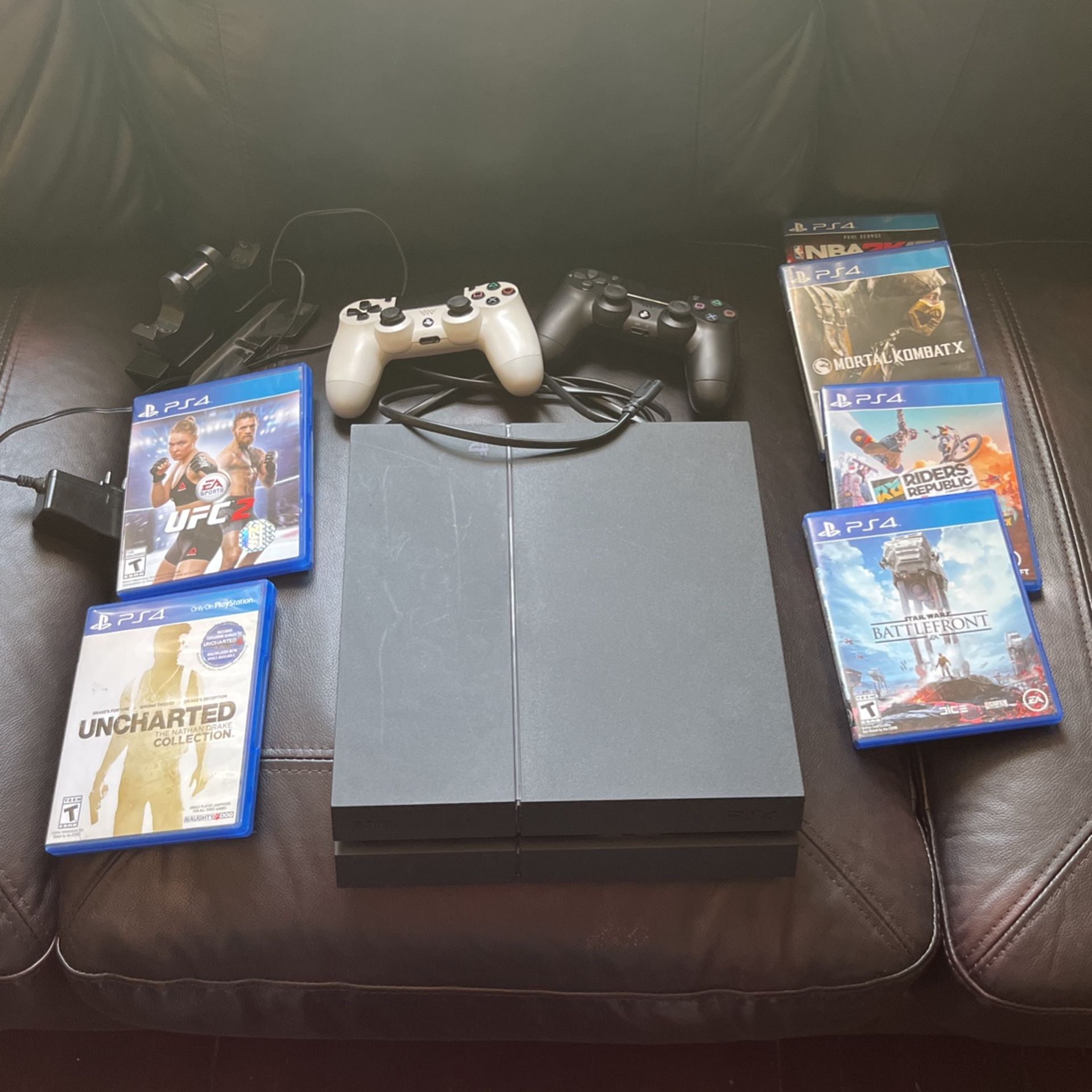 PS4 (500GB)