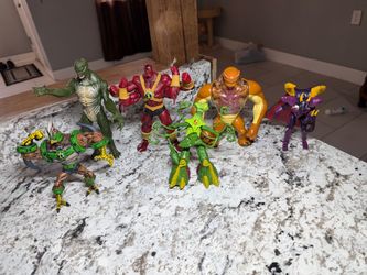 Lot of 6 Ben 10 Action Figures