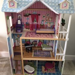 Dollhouse 