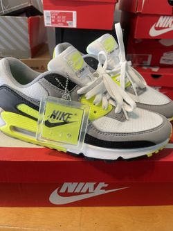Nikes Nuevos Size 8.5 Hombres. 10 Mujeres