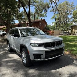 Jeep Cherokee Laredo L ( 2021 ) 6 Seats 