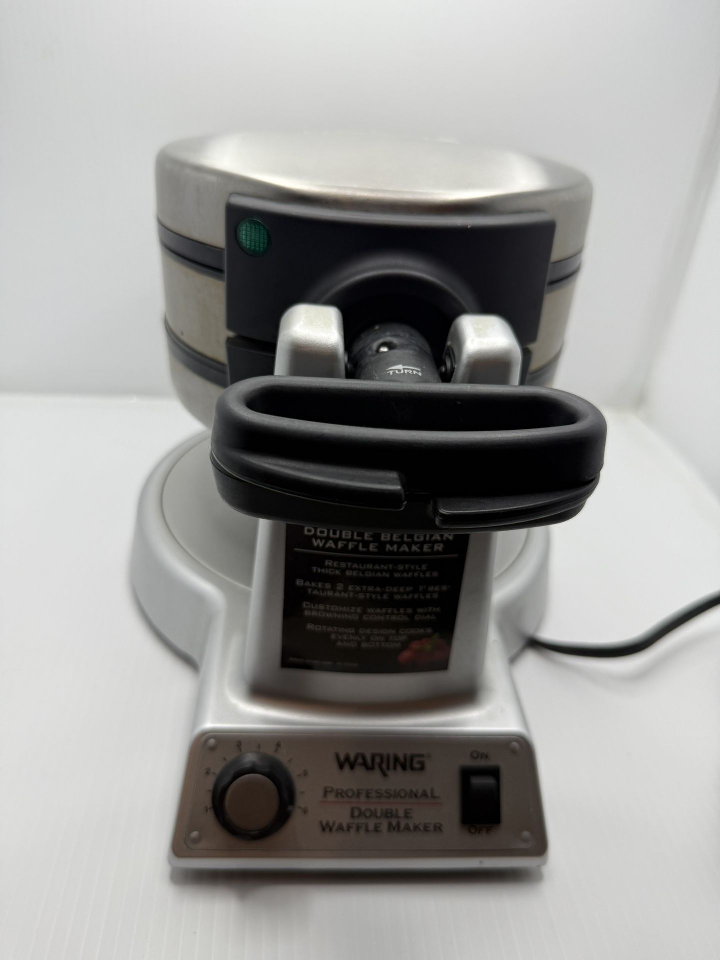 Waring Professional Double Waffle Maker WMK600 Pro Belgian Waffle Iron Working