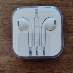 Apple Wired Earbuds With 3.5mm Plug
