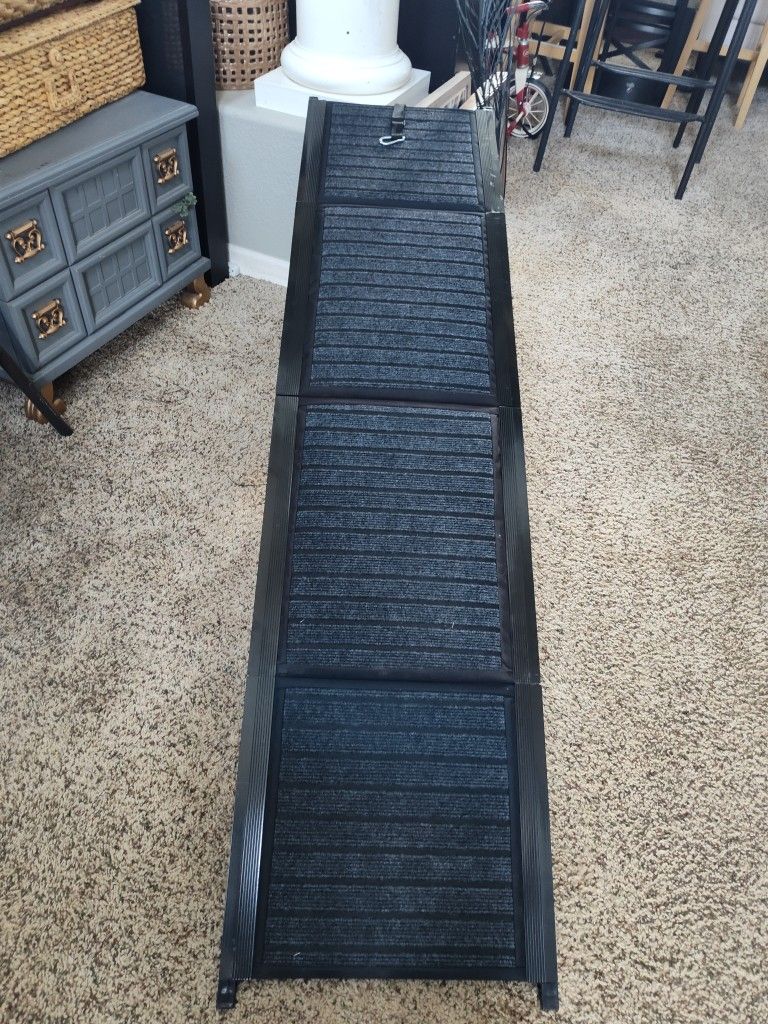 LG Foldable Dog Ramp 68"