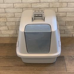 CLEAN XL Enclosed Litter Box w/ New Charcoal Filters