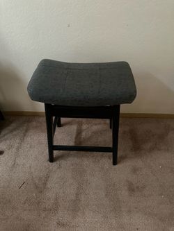 2 barstools