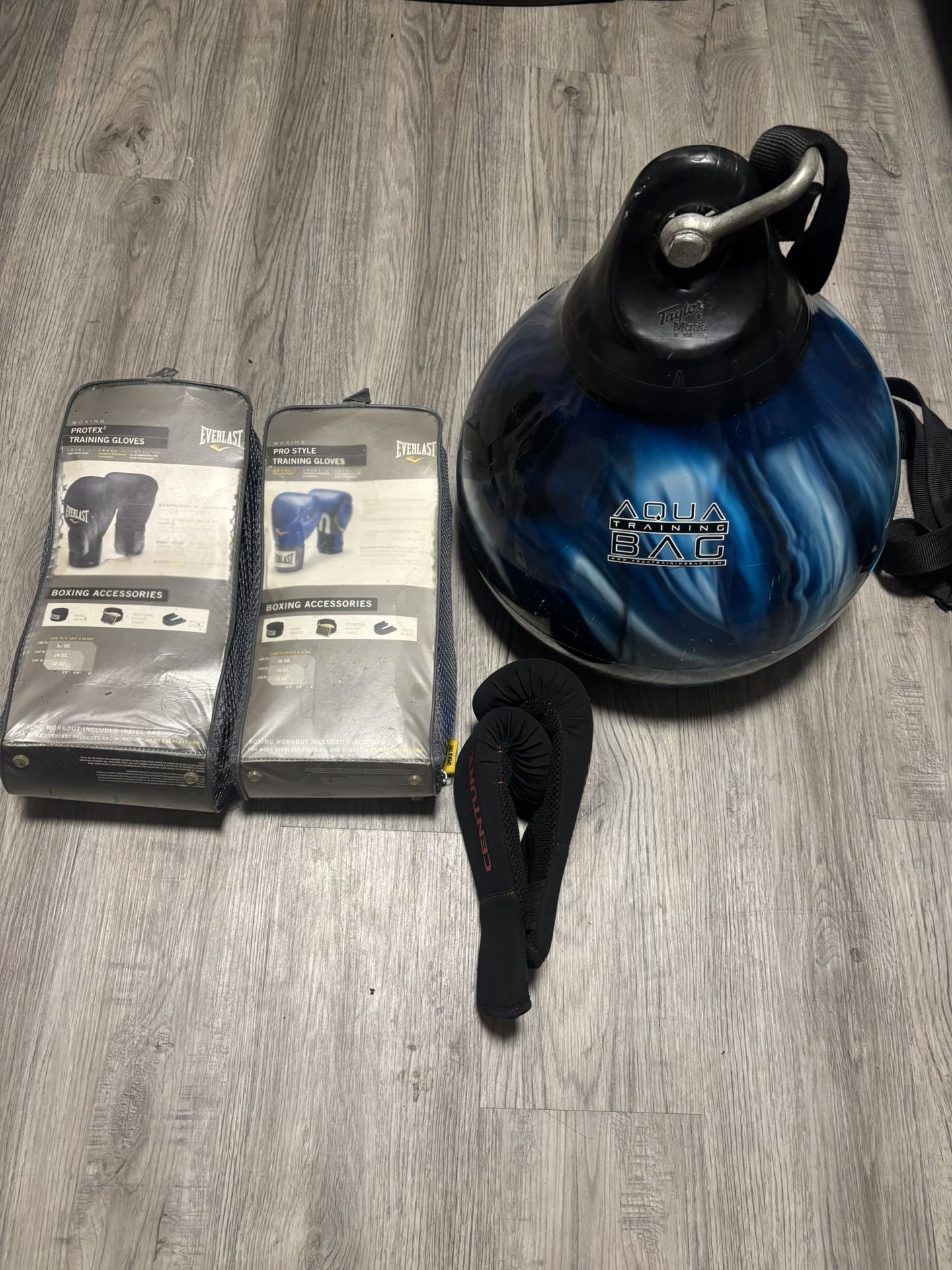 21" 190LB. AQUA PUNCHING BAG - BAD BOY BLUE