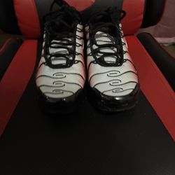 Nike air maxes Women 8.5