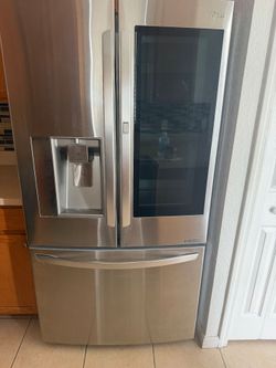 LG French Door Refrigerator with InstaView
