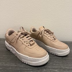 Nike Air Force 1 Beige / Tan Sneakers – Women’s Size 6.5