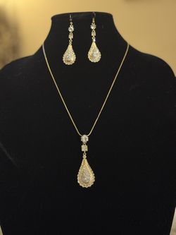 Necklace & Earrings 