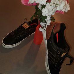 Levi’s Black Casual Sneakers-Size 9.5