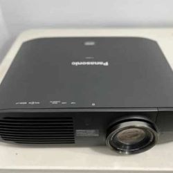 Panasonic 3D Ready 1080p Projector - / HDMI/ 2400 Lumens /Full HD 1920 X 1080/ 480hz Gaming-Sports/ Lens Shift (MSRP $3500)