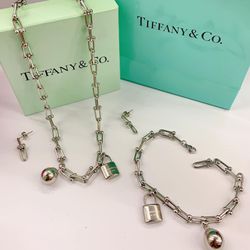 Necklace And Bracelet Set 
