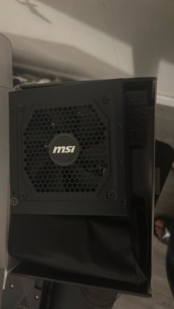 A gold 750 W power supply