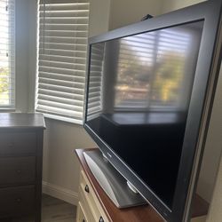 TV - sharp With stand