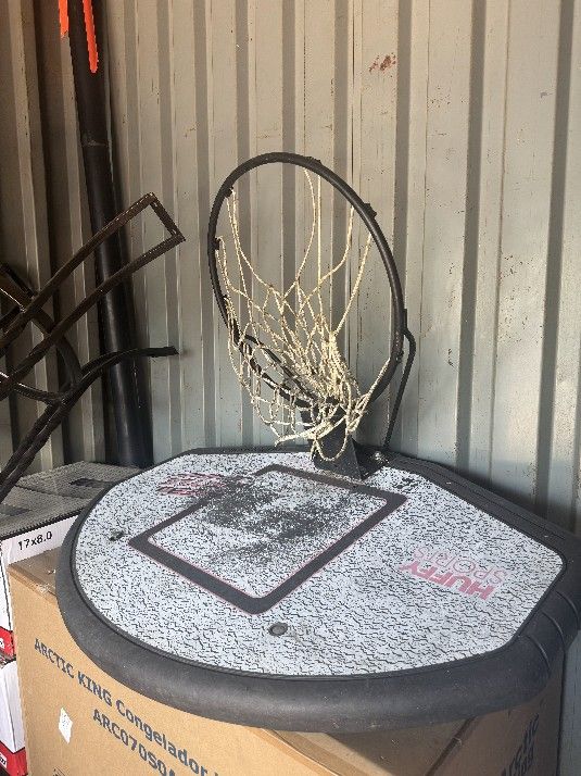 Huffy Sports portable basketball hoop system.