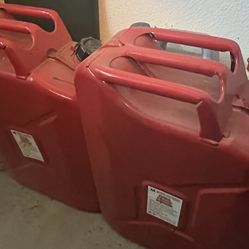 5 Gallon Gas Tanks 
