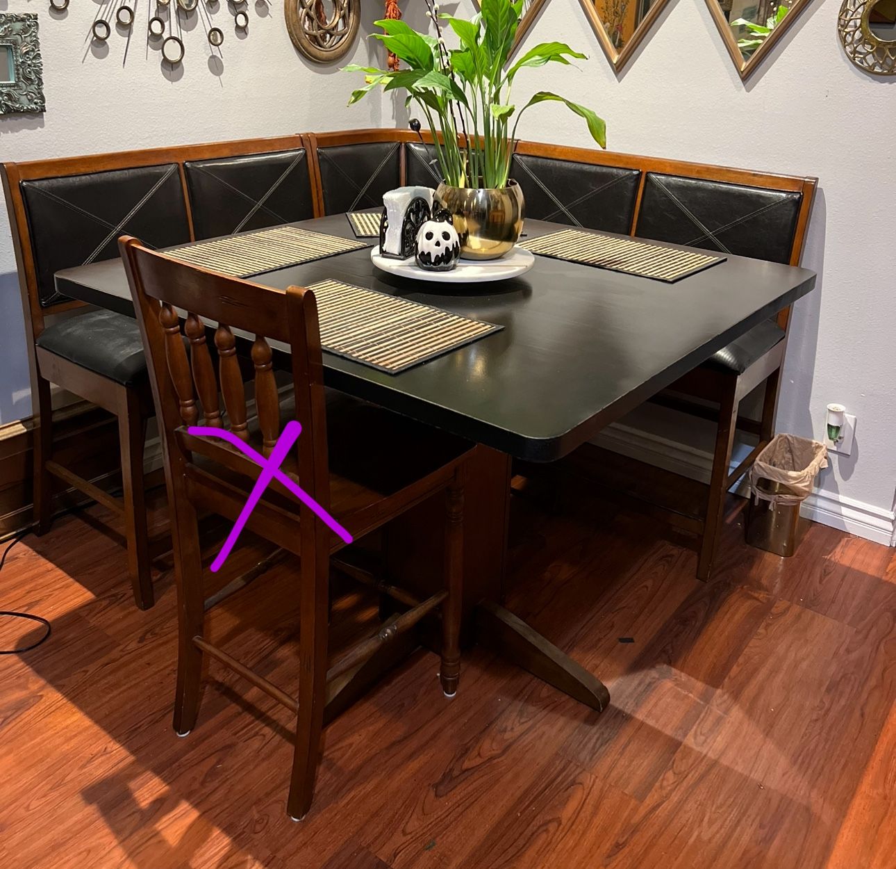 Table With Corner Bench Stool Seating