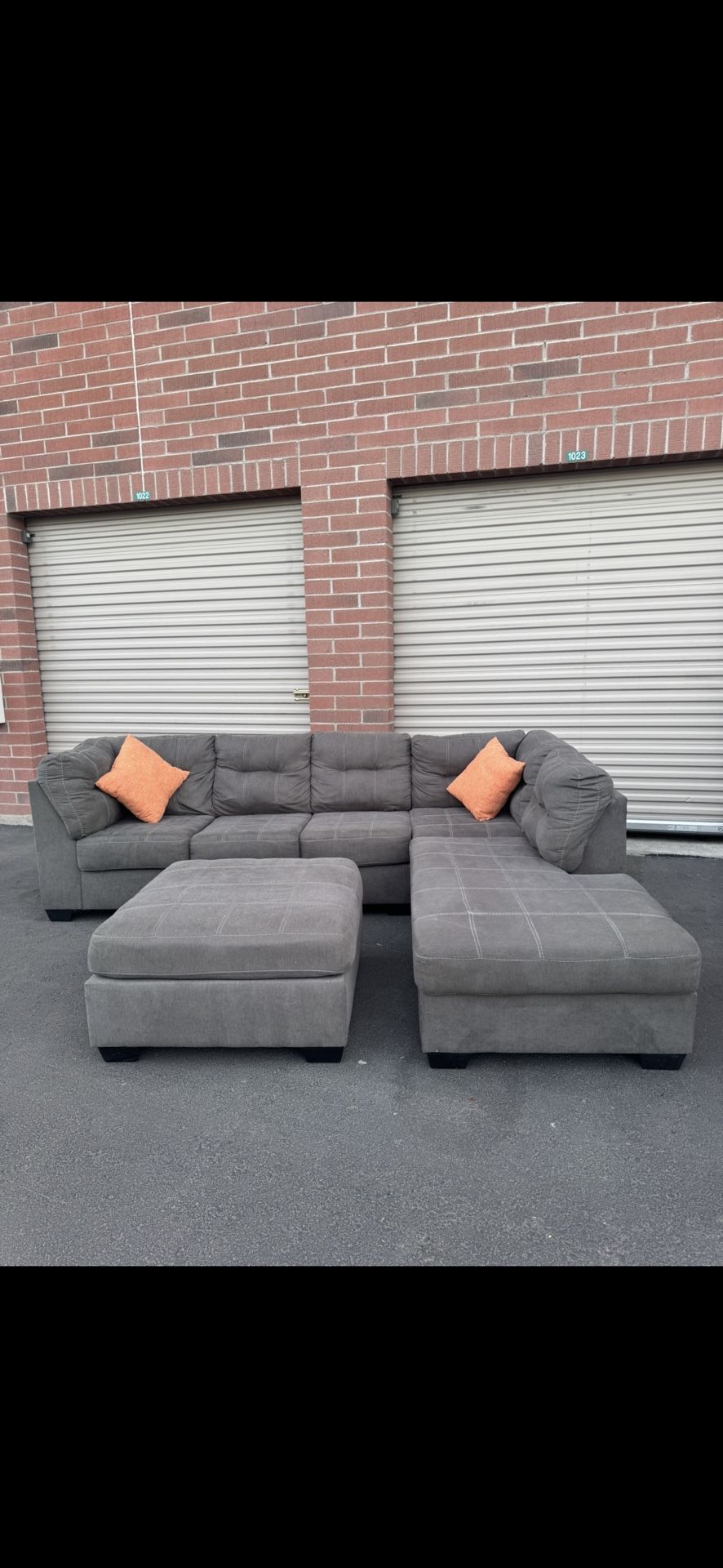 really Nice Gray Sectional Couch With Ottoman