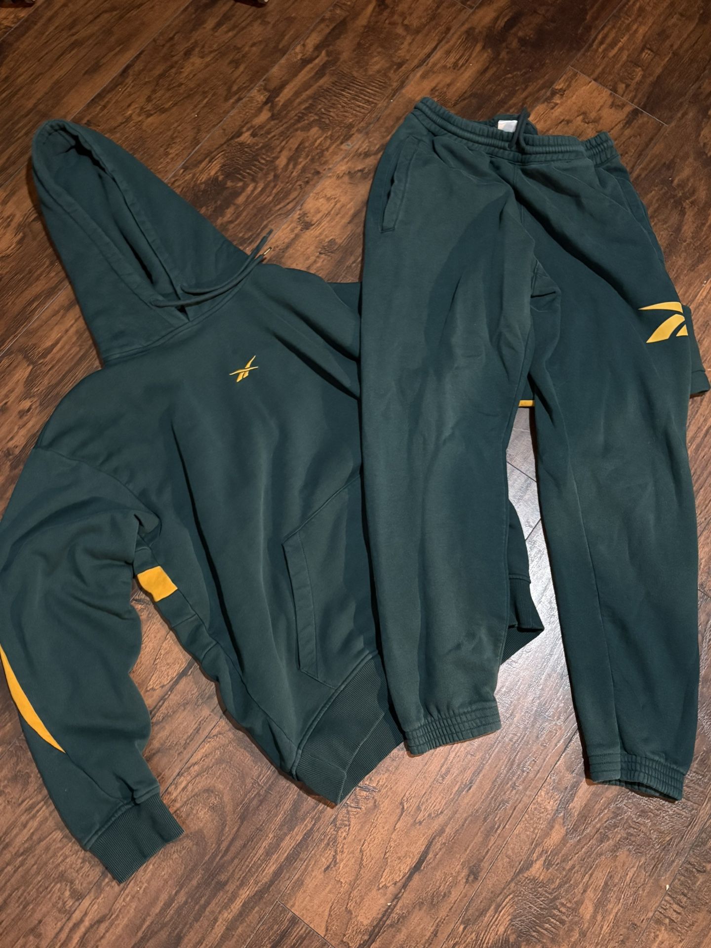 Reebok Sweats / Hoodie (M)
