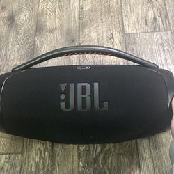 JBL boombox 3