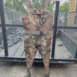 Game Winner Men TRKR-X 400 Waterproof Neoprene Chest Waders Insulated Bootfoot  size 8