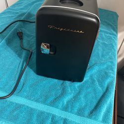 Frigidaire Mini Refrigerator