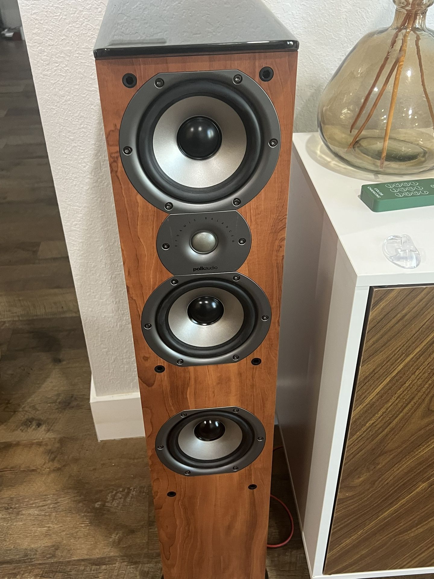 Poli Audio TSi400 Cherry Speakers