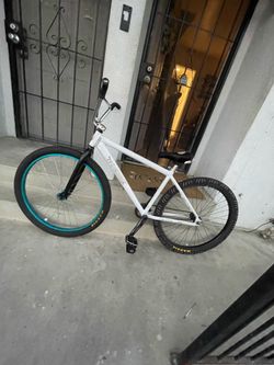 White Oil Throne Bike