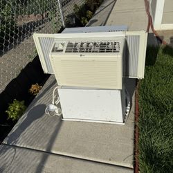 G.E. AIR CONDITIONER $70.00 OR BEST OFFER. 