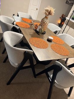 Dining table set