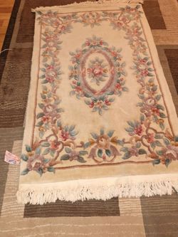 40x68 wool rug