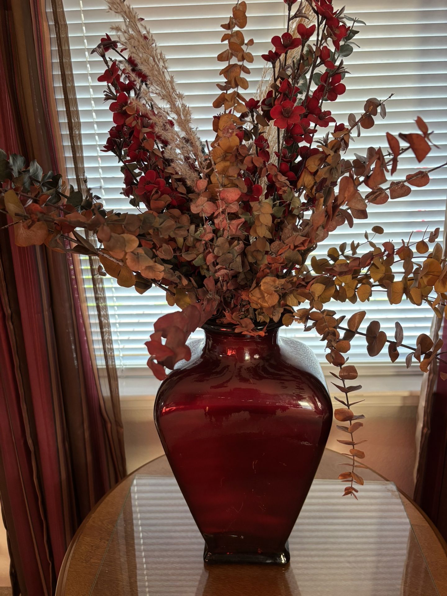 Vase Eucalyptus included