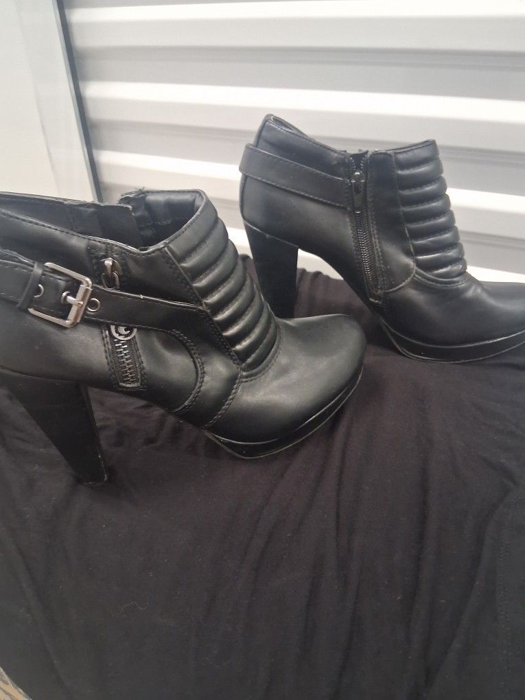  Guess High Heeled Booties Women's Size 7 1/2 Ankle Boots Zip up