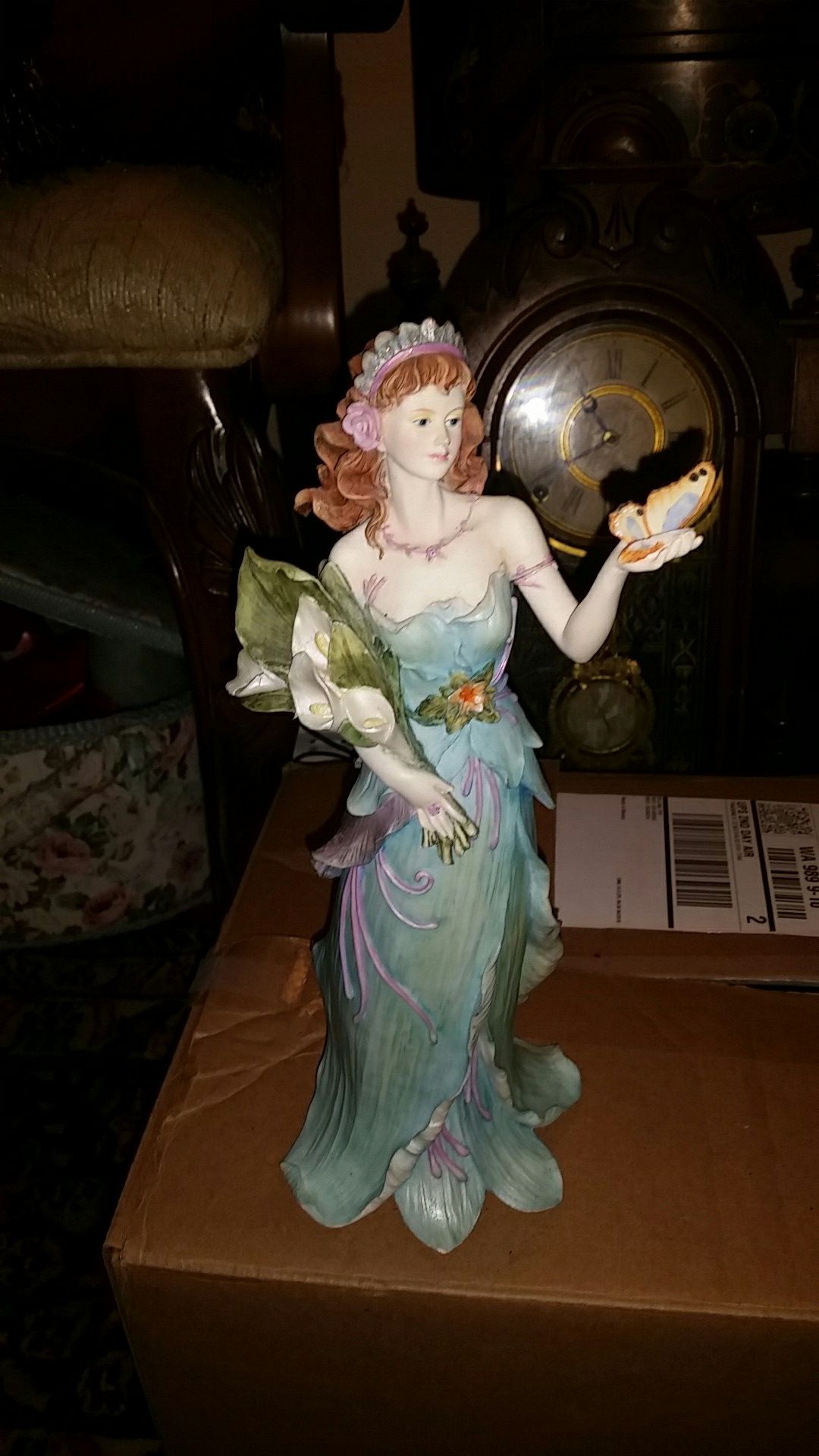 Selling a vanmark "wilhelmina" statue from the enchanted garden collection