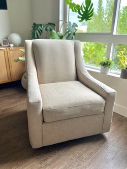 Pottery Barn Style Swivel Sofa Chair Like New