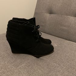 Dolce Vita Black Ankle Boots