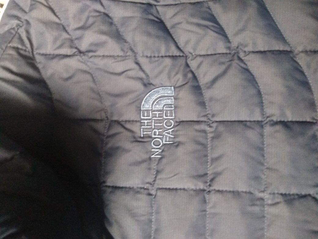 The north face thermo ball black jacket womens