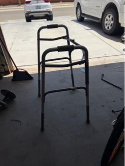 Walker (no wheels)