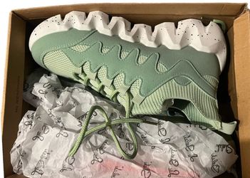 women’s shoes