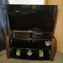 TV & Entertainment center