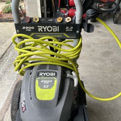 Pressure  washer 2900 PSI