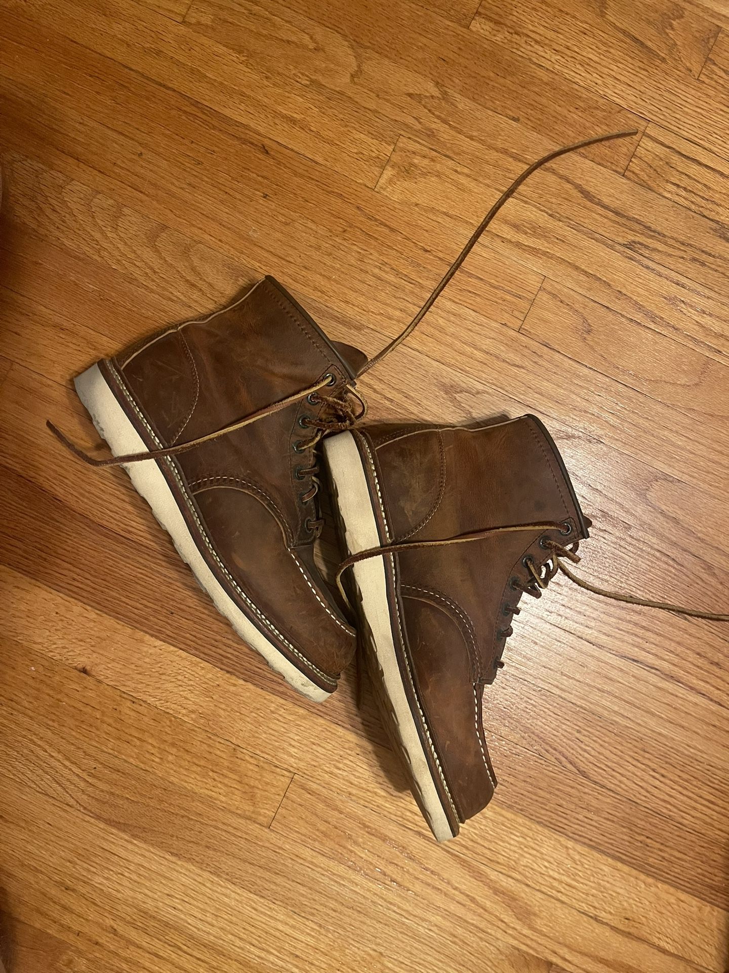 Lightly Worn MEN'S Redwing Red Wing 6-INCH BOOT IN COPPER ROUGH & TOUGH LEATHER Size 9 men’s